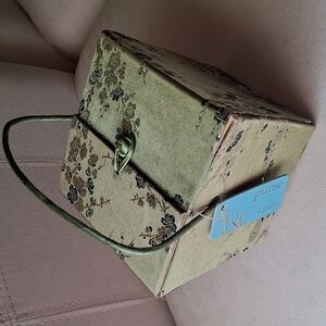 Take Out Handbag / Giftbox